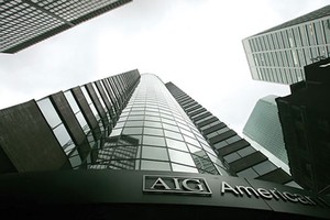 AIG “ăn cháo đá bát”?